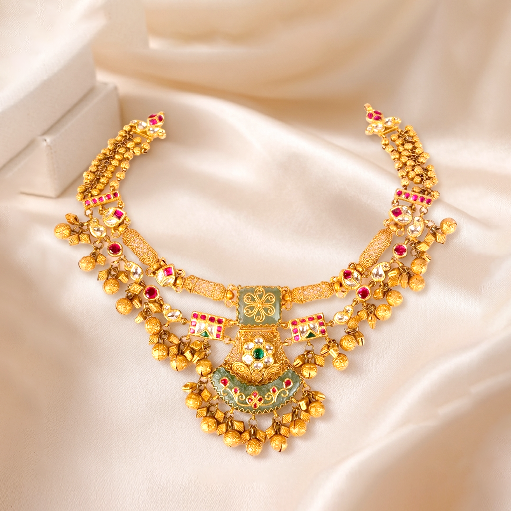 Royal Heritage Antique Gold Necklace with Kundan  - Necklaces in Gold 22 CT