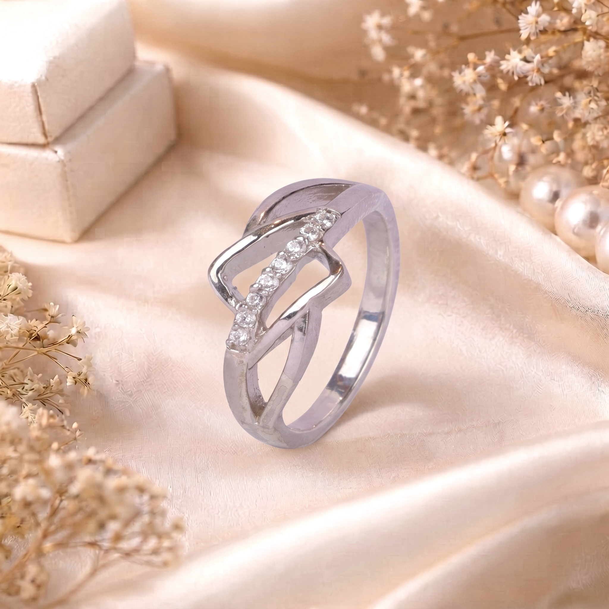 The Serene Twist - Rings in Silver 92.5